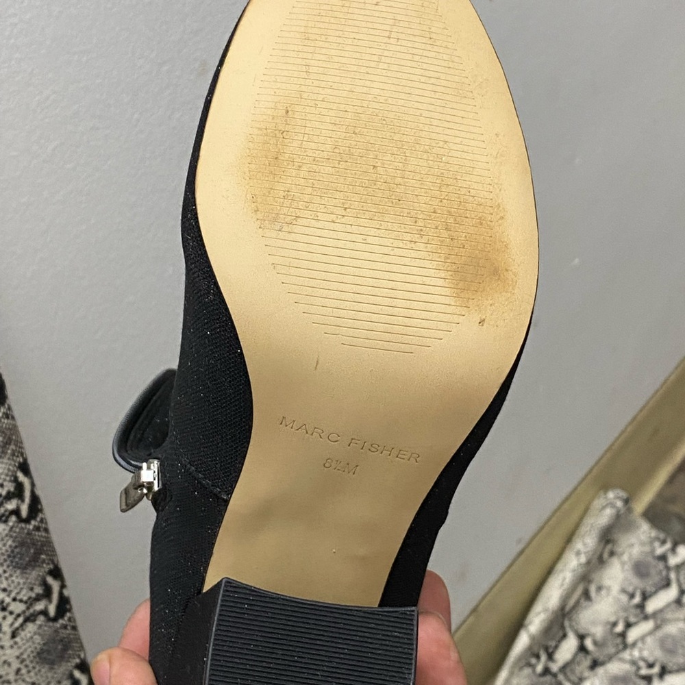 Marc fisher shoe size 8.5 black blinking fabric
